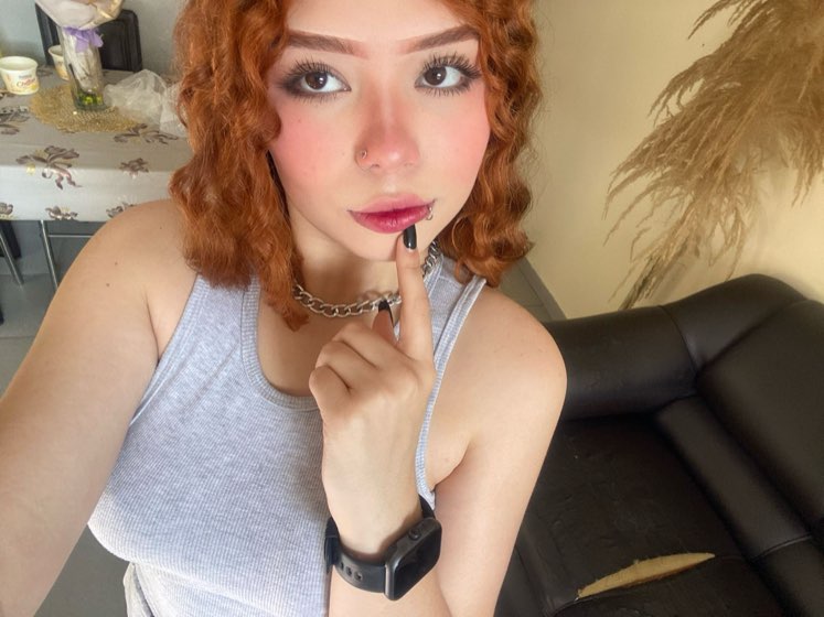 Lena, 24 from Germany — random video chat user online now